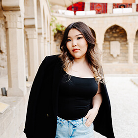Woman photographed during a Baku portrait photography session in the Old Town